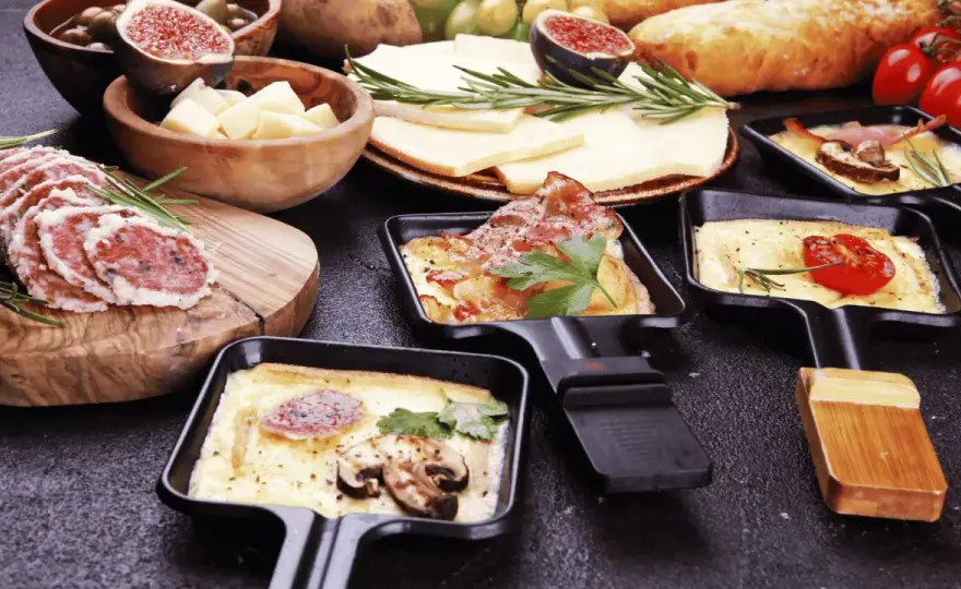 Raclette - 5 alternatives pour un dîner montagnard réussi