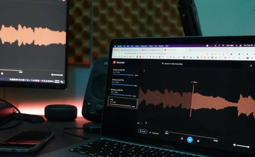 Jaki monitor do MacBooka? Najlepsze opcje, które poprawią Twoją pracę