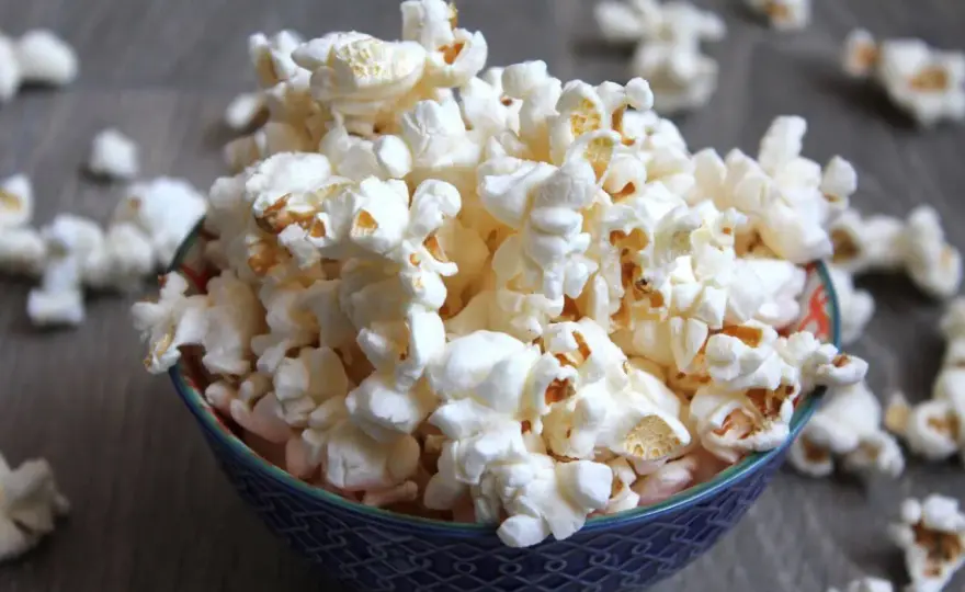 Czy popcorn jest dietetyczny? Sprawdź, jak go przygotować zdrowo