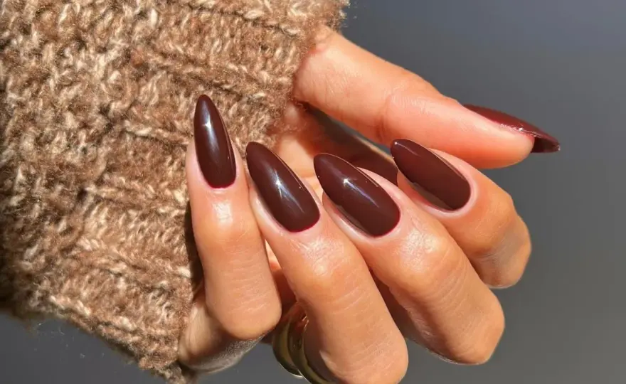 Paznokcie na jesień - Jak stworzyć elegancki i trwały manicure?