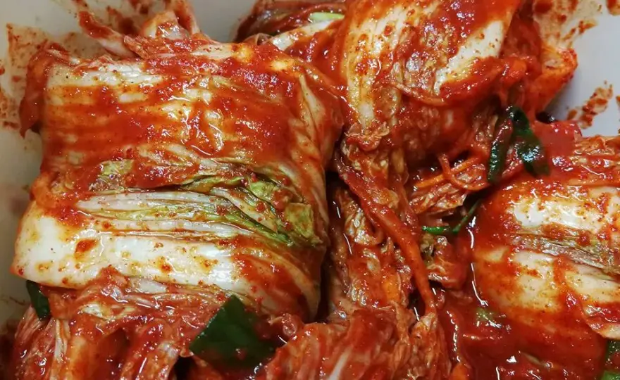 Kimchi w Warszawie: Gdzie kupić i jak wybrać najlepsze?