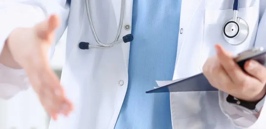 Opiekun medyczny w hospicjum - Praca, wyzwania, porady