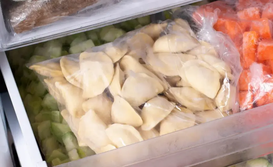 Jak mrozić pierogi, by smakowały jak świeże? Sprawdź!