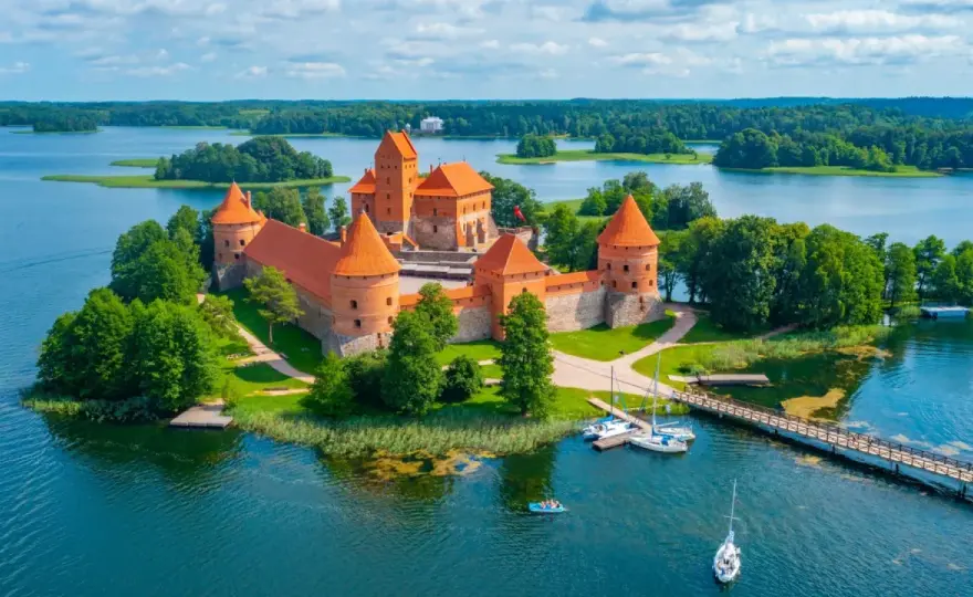 Baltikum Reisezeit - Wann ist die beste Zeit für deine Reise?