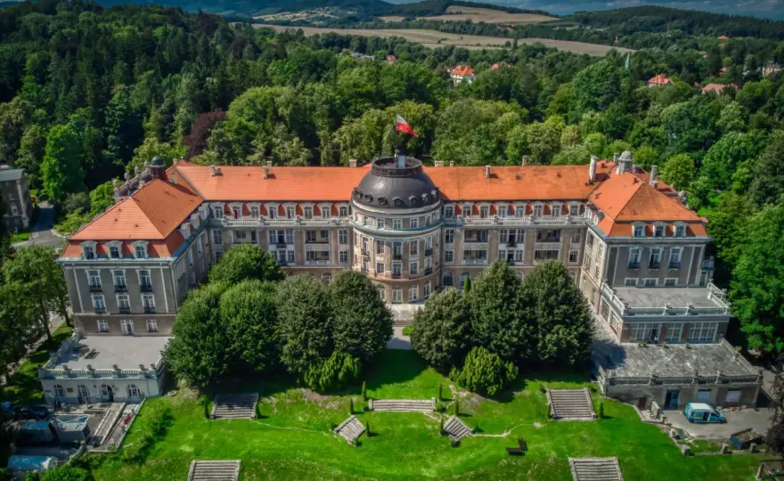 Młynarz Szczawno-Zdrój: Czy to sanatorium dla Ciebie? Sprawdź!