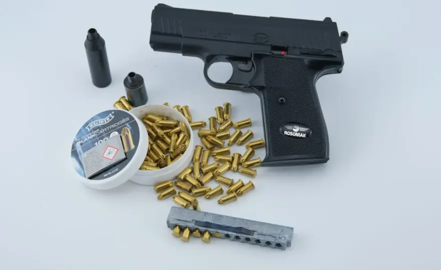 Broń hukowa 9 mm - Kiedy potrzebne jest pozwolenie?