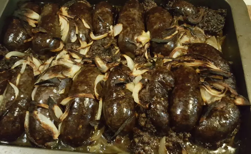 Jak upiec soczystą kaszankę w piekarniku bez pękania?