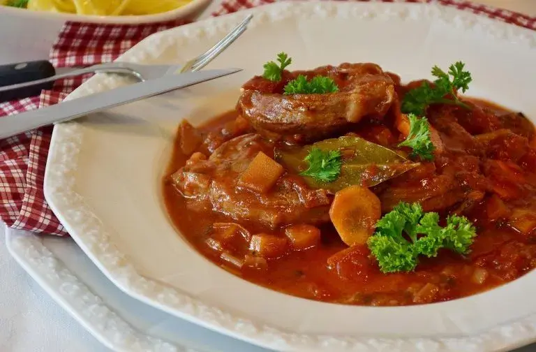 Jak przyprawić wołowinę do pieczenia: 10 sprawdzonych porad