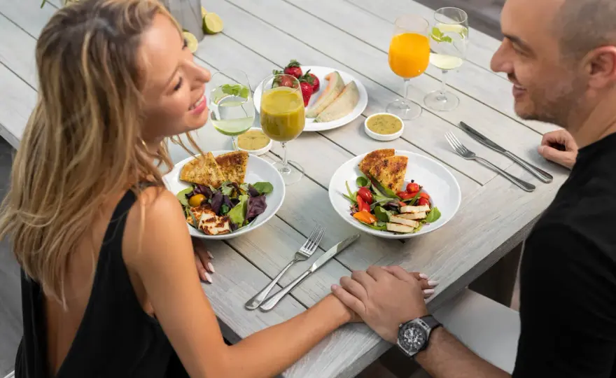 Catering dla par: Romantyczna kolacja i dieta pudełkowa - zamów już dziś!