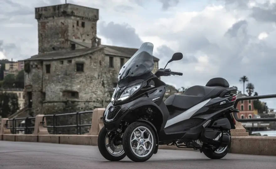 Piaggio MP3 500/530 HPE: Przyspieszenie czy wystarczy na kat. B?