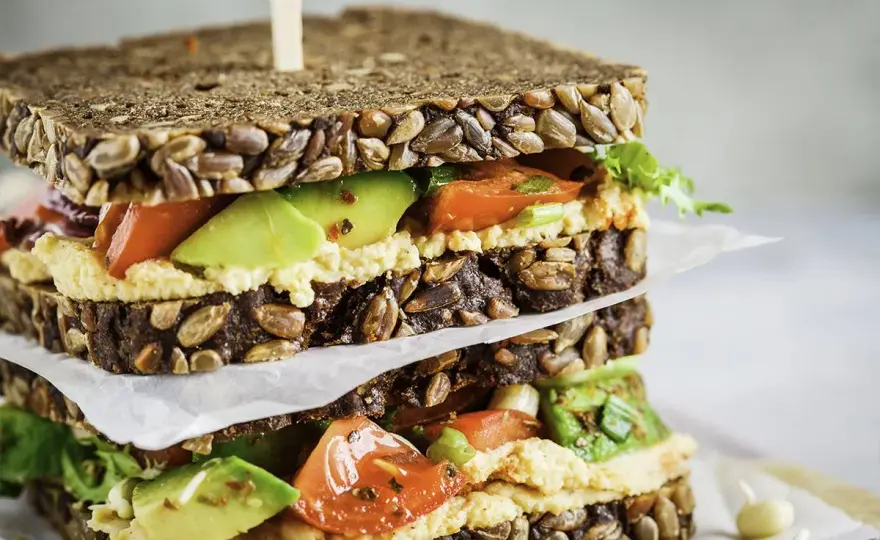 Sándwich de Hummus Perfecto - Evita que se Empape y Disfrútalo