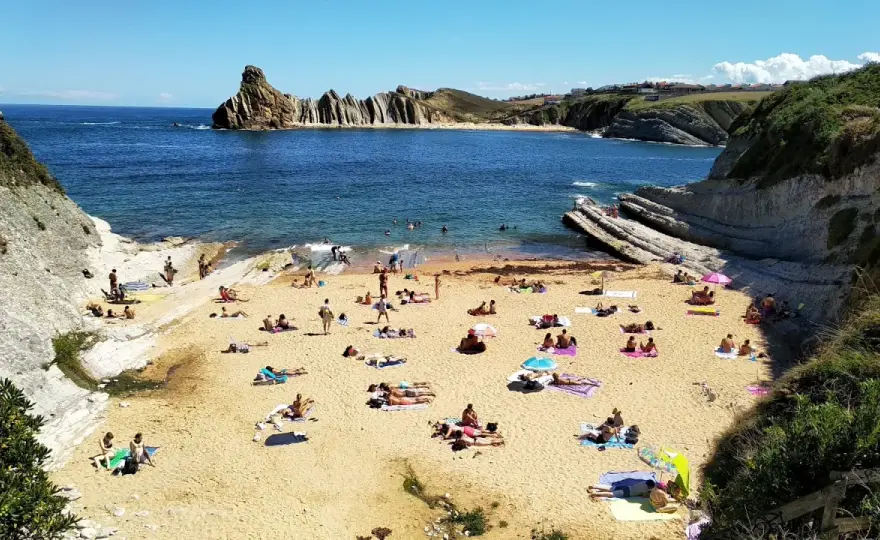 Playa de Cerrías - Guía completa para una visita perfecta