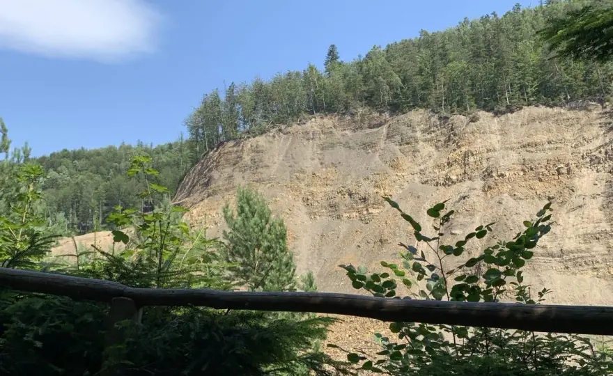 Kamieniołom Rabe w Bieszczadach - Przewodnik po geologii i trasach