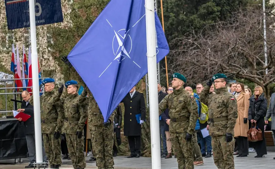 NATO i bezpieczeństwo Polski - Co realnie dają artykuły 4 i 5?