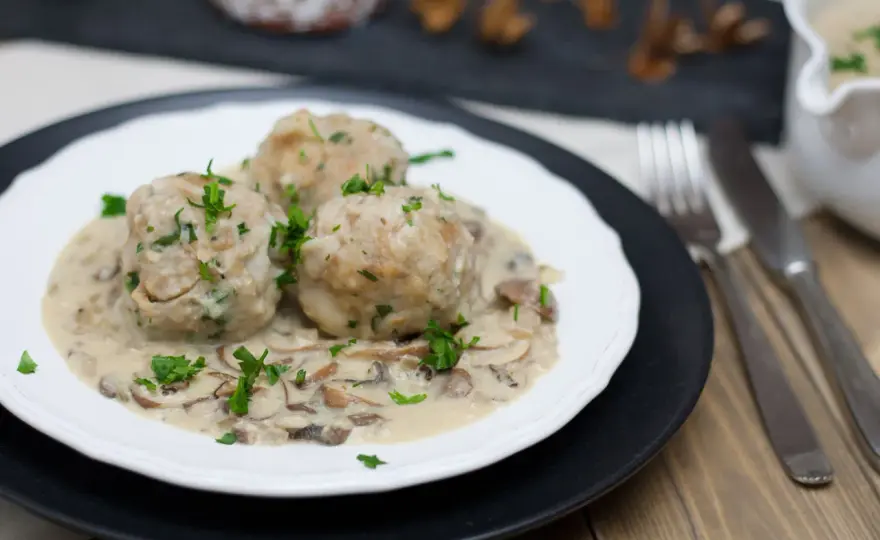 Vegane Semmelknödel ohne Ei - So werden sie locker und stabil
