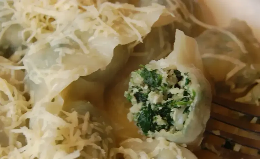 Pierogi ze szpinakiem - cienkie ciasto i kremowy farsz