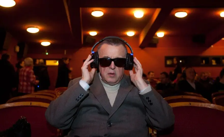 Audiodeskrypcja: Co to jest i jak otwiera świat kultury?