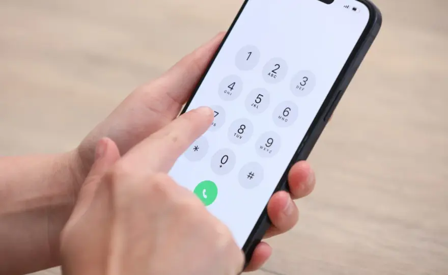 Kontakt ICE w telefonie - Ustaw go, zanim będzie za późno!