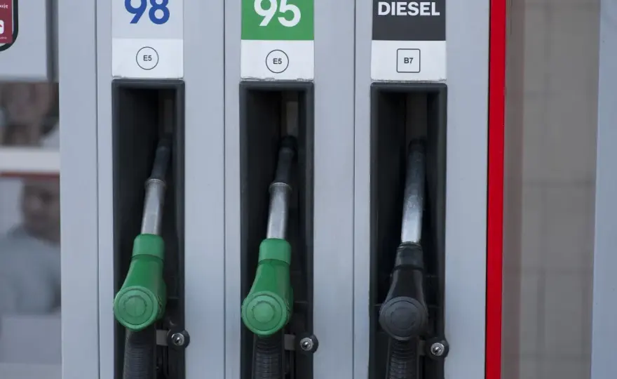Czy ropa to diesel? Odkryj kluczowe różnice i fakty.
