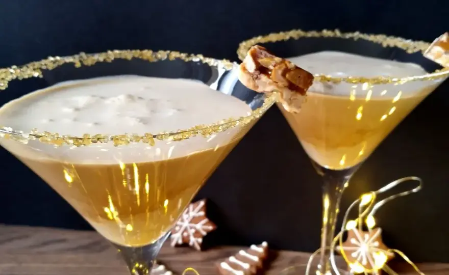 Najlepsze drinki z likierem karmelowym, które zachwycą Twoich gości