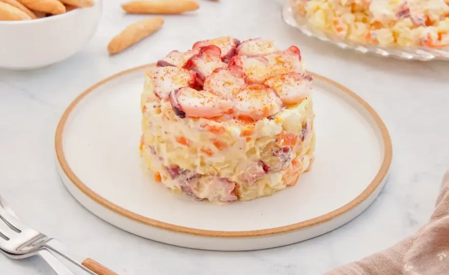 Ensaladilla de pulpo cremosa y fácil para cualquier ocasión