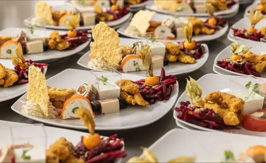Czy catering jest kosztem uzyskania przychodu? Sprawdź, co musisz wiedzieć