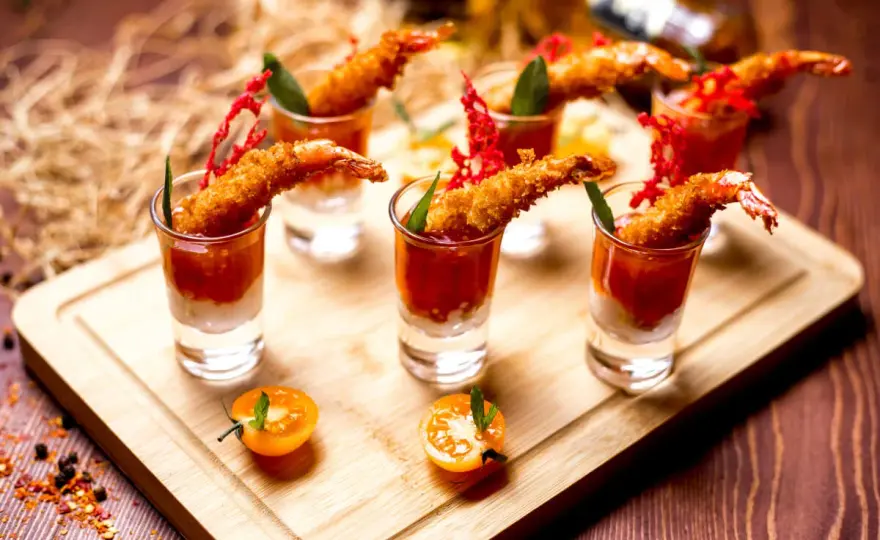 Tapas co to takiego? Odkryj ich smak i kulturowe znaczenie