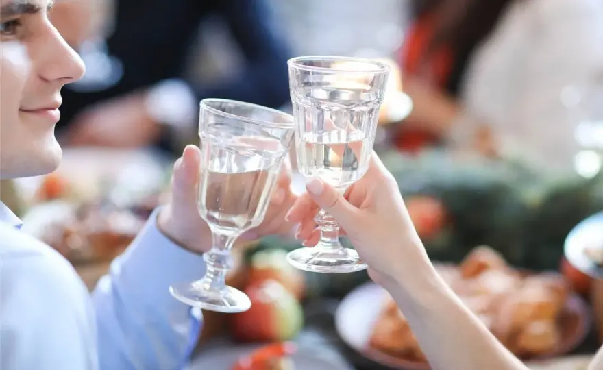 Jak działa catering? Przewodnik krok po kroku do udanej imprezy