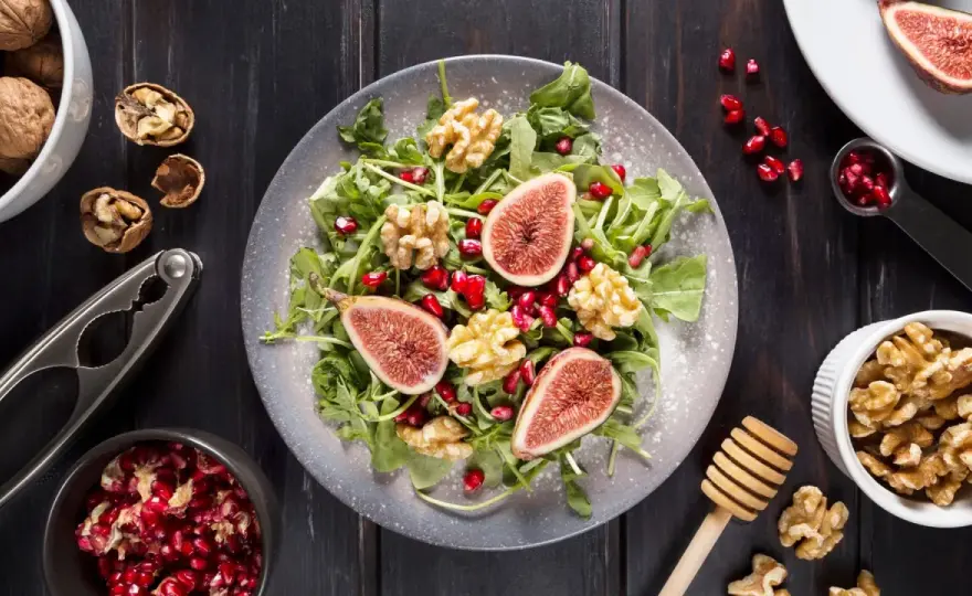 Walnüsse mit Gemüse & Obst - So schmecken sie am besten
