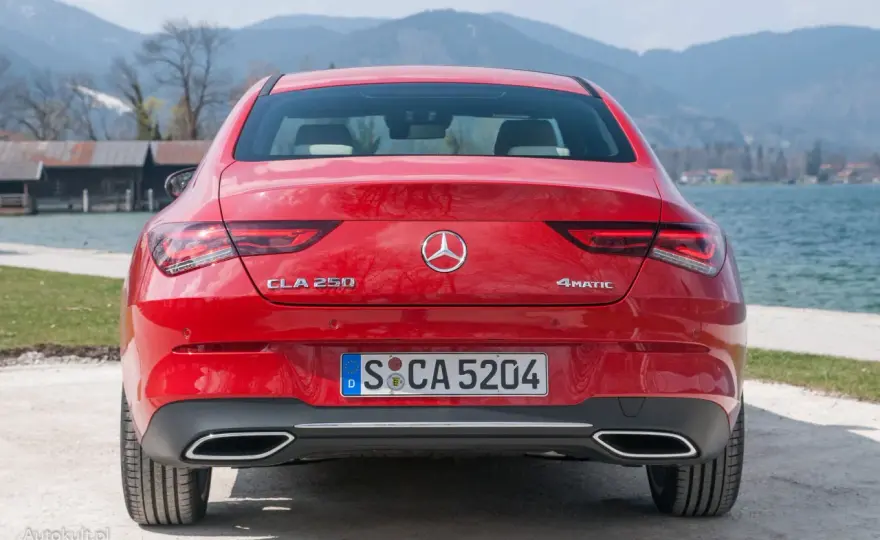 Mercedes CLA 250 4MATIC: Pełna analiza dla wymagającego nabywcy