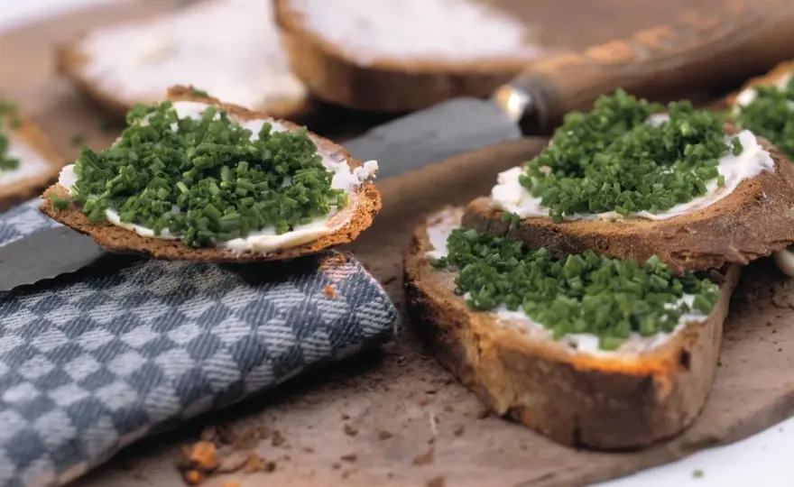 Schnittlauchcreme - Das perfekte Rezept für Brotzeit & Grillen