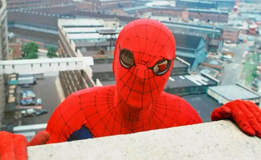 Qui fut le premier acteur à incarner Spider-Man ?