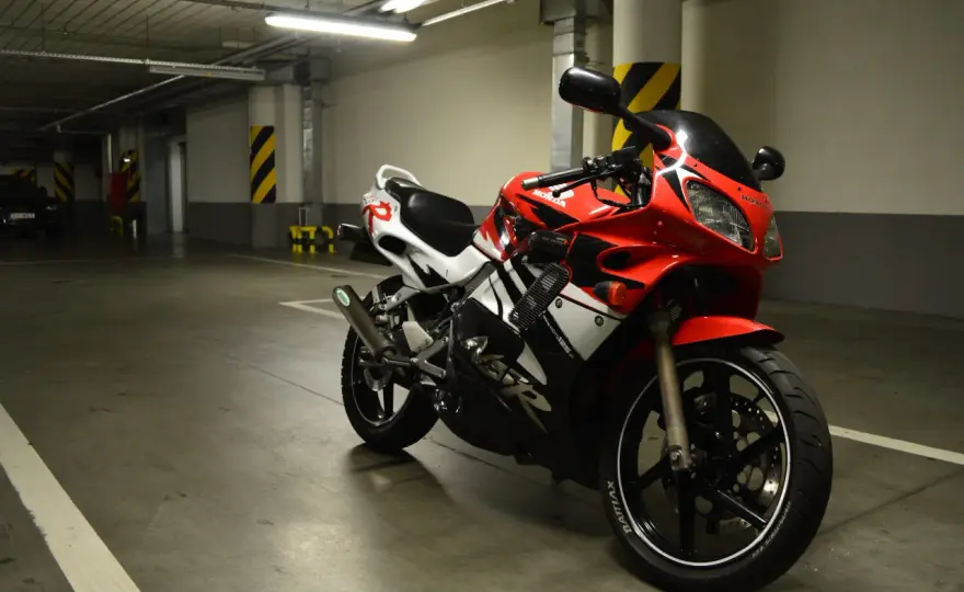 Pojemność baku Honda NSR 125 – co musisz wiedzieć przed zakupem