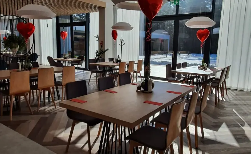 Gdzie zjeść w Suscu? Odkryj najlepsze restauracje i smaki