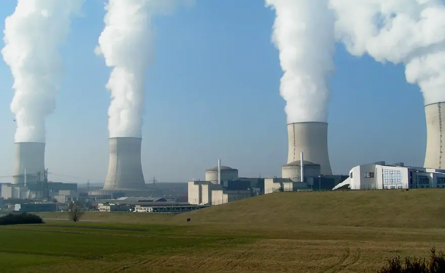 Jądrowa czy atomowa? Prawda o elektrowniach i planach Polski