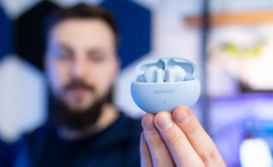 Huawei FreeBuds – tryb parowania. Jak to zrobić dobrze?
