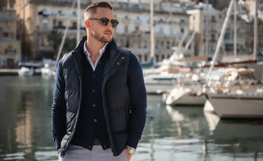 Jak powinien ubierać się mężczyzna po 50, aby wyglądać elegancko?