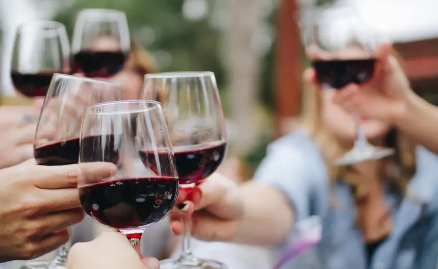 Vin rouge apéritif - Le guide pour un accord parfait