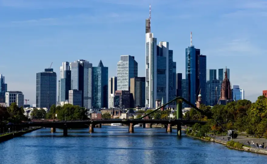 Frankfurt Aussichtspunkte - Dein perfekter Blick auf die Stadt