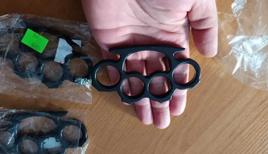 Co grozi za posiadanie kastetu? Prawne konsekwencje i kary
