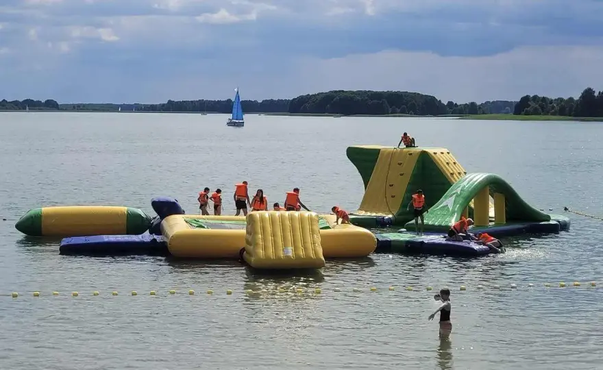 Gdzie na Mazury z dziećmi? Sprawdzone miejsca i gotowy plan wyjazdu