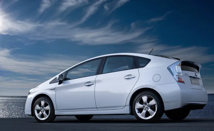Toyota Prius 3 - Czy nadal warto? Analiza przed zakupem!