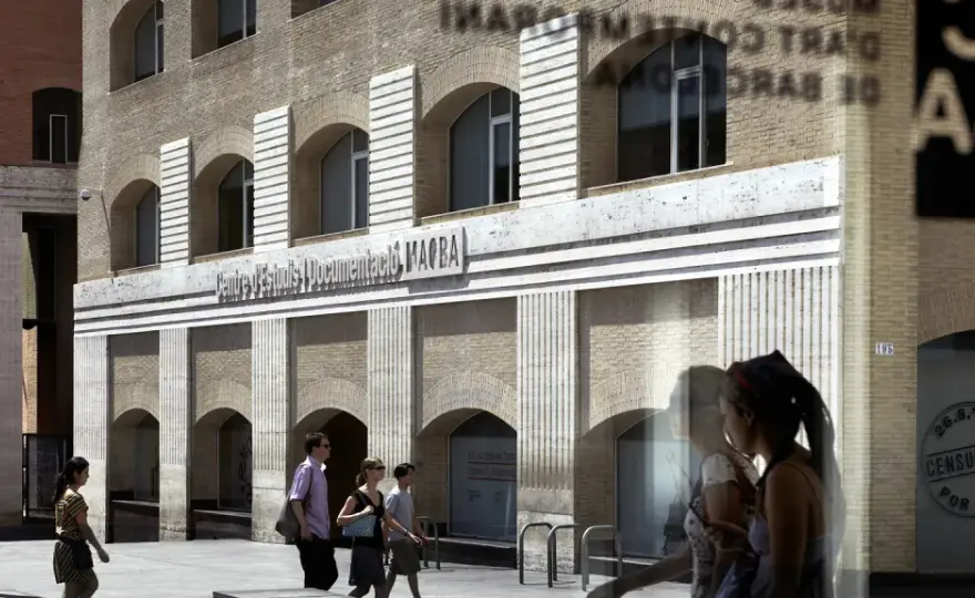 Muzeum sztuki współczesnej w Barcelonie - co warto wiedzieć przed wizytą