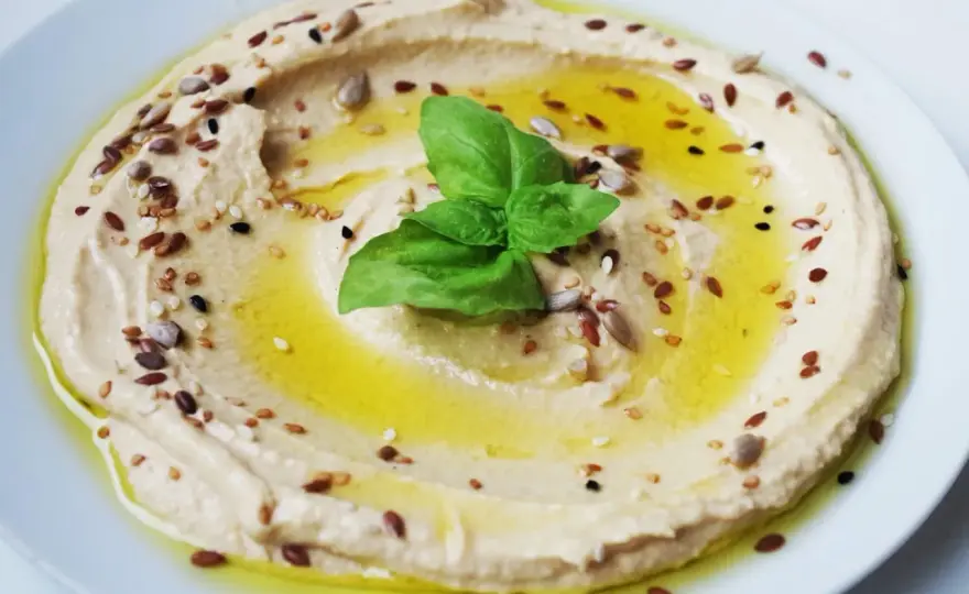 Come mangiare l'hummus di ceci senza sbagliare