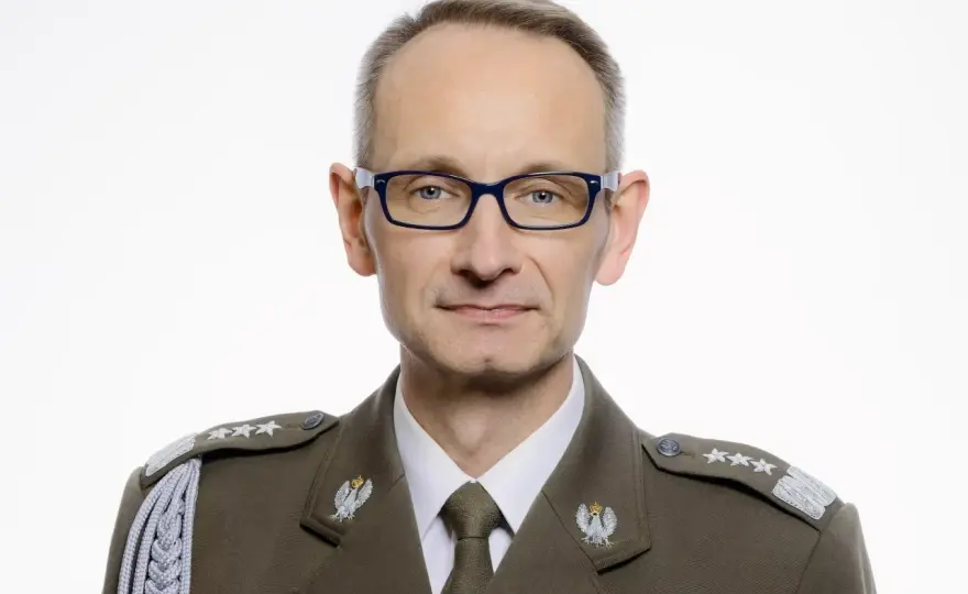Czy warto zostać lekarzem wojskowym? Zalety i wady tej kariery