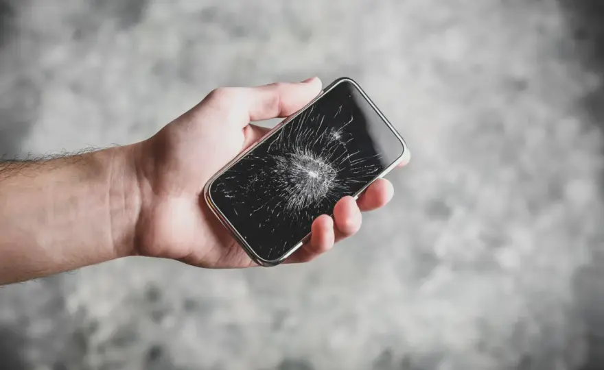 Wymiana szybki w telefonie - Ile to naprawdę trwa?