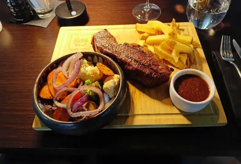Najlepsze grille w Londynie, gdzie zjesz soczyste steki i więcej