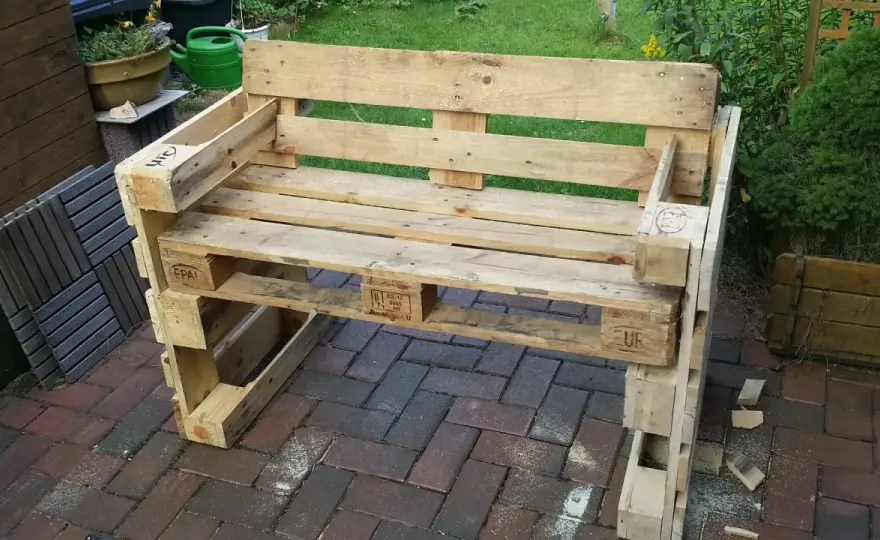 Palettensofa bauen - So wird's stabil & bequem