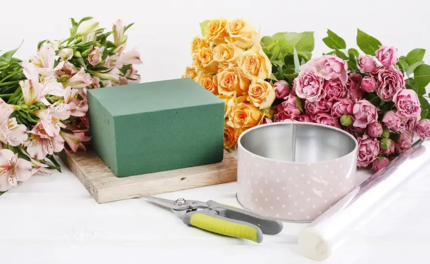 Mini composition florale dans un verre - Le guide simple