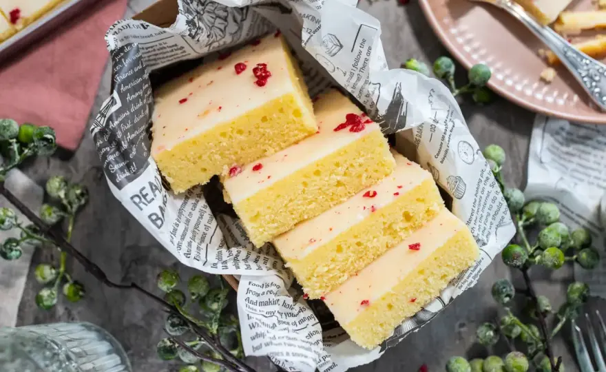 Blechkuchen mit Tassenmaß - So gelingt er saftig & einfach!